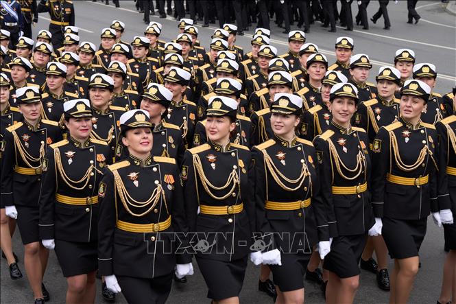 Tổng Bí thư Tô Lâm và Phu nhân dự Lễ duyệt binh kỷ niệm 80 năm Ngày Chiến thắng trong Chiến tranh Vệ quốc vĩ đại tại Moskva