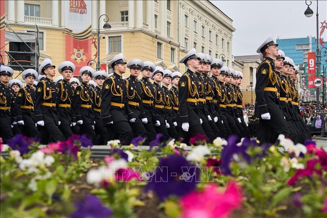 Tổng Bí thư Tô Lâm và Phu nhân dự Lễ duyệt binh kỷ niệm 80 năm Ngày Chiến thắng trong Chiến tranh Vệ quốc vĩ đại tại Moskva