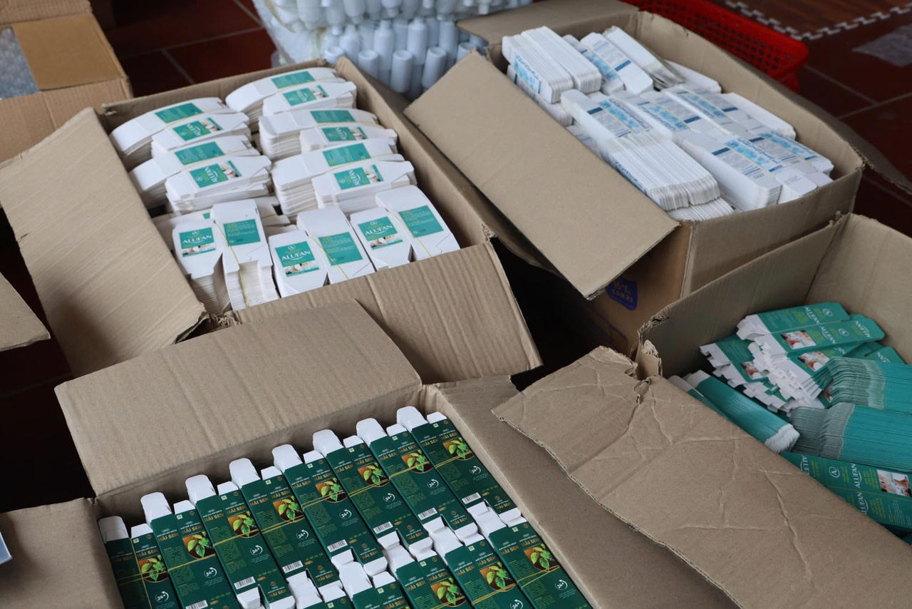 Triệt phá cơ sở mỹ phẩm giả ở Bắc Giang bán hơn 100.000 đơn hàng qua Shopee, Tiktok