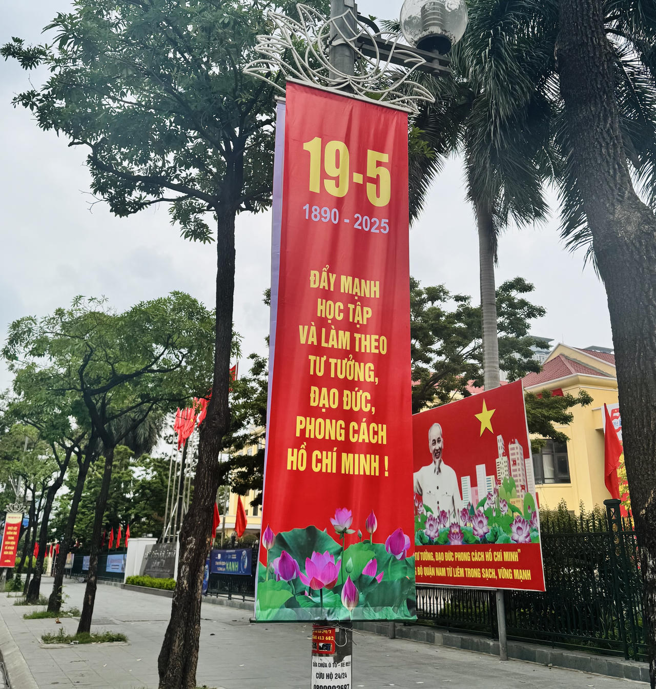 Hà Nội rực rỡ sắc màu kỷ niệm 135 năm ngày sinh nhật Bác 19/5