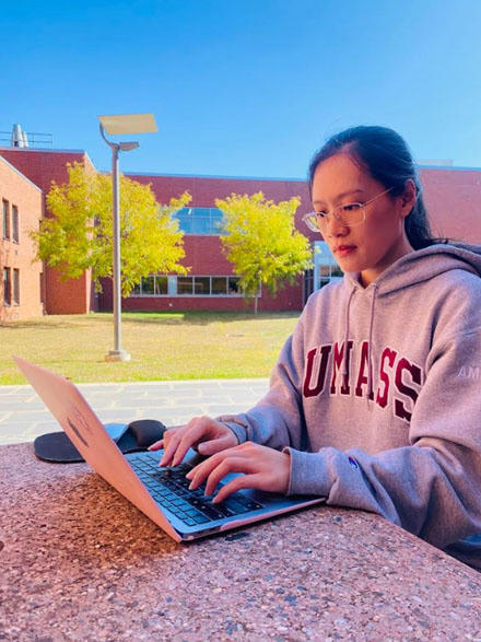 Phụ nữ đừng âm thầm 'tự chữa lành' bạo hành 