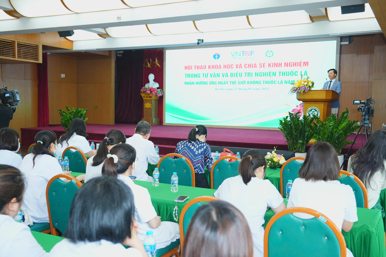 Chuyên gia y tế chia sẻ kinh nghiệm về tư vấn và điều trị nghiện thuốc lá