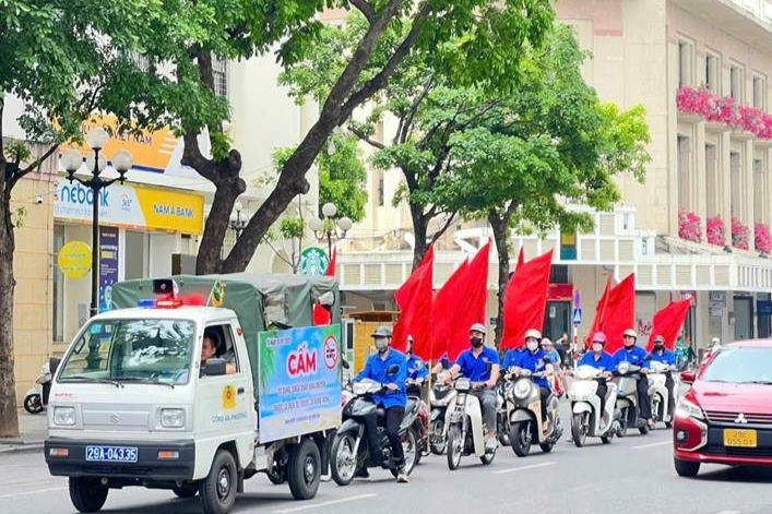 Quận Hoàn Kiếm ra quân tuyên truyền về tác hại của thuốc lá