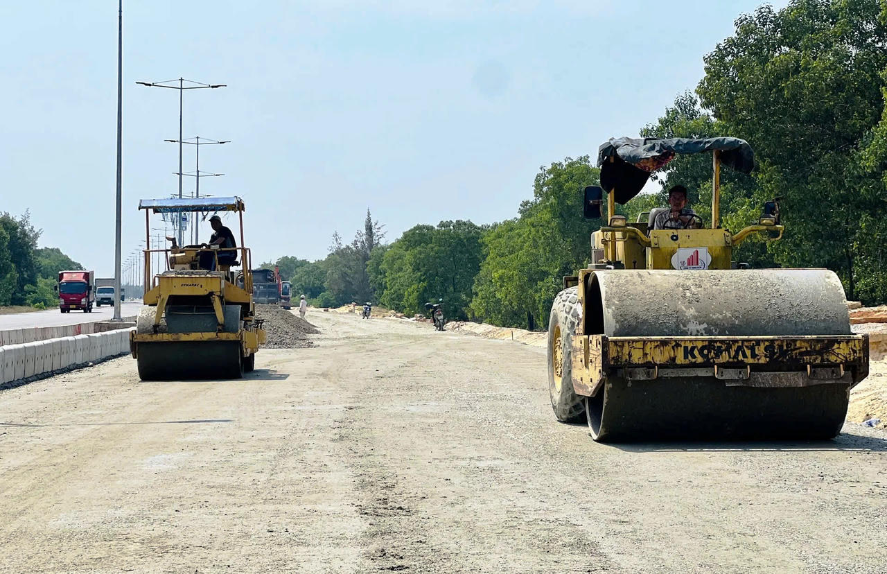 Đà Nẵng và Quảng Nam tìm cách khắc phục thực tế khan hiếm cát xây dựng 