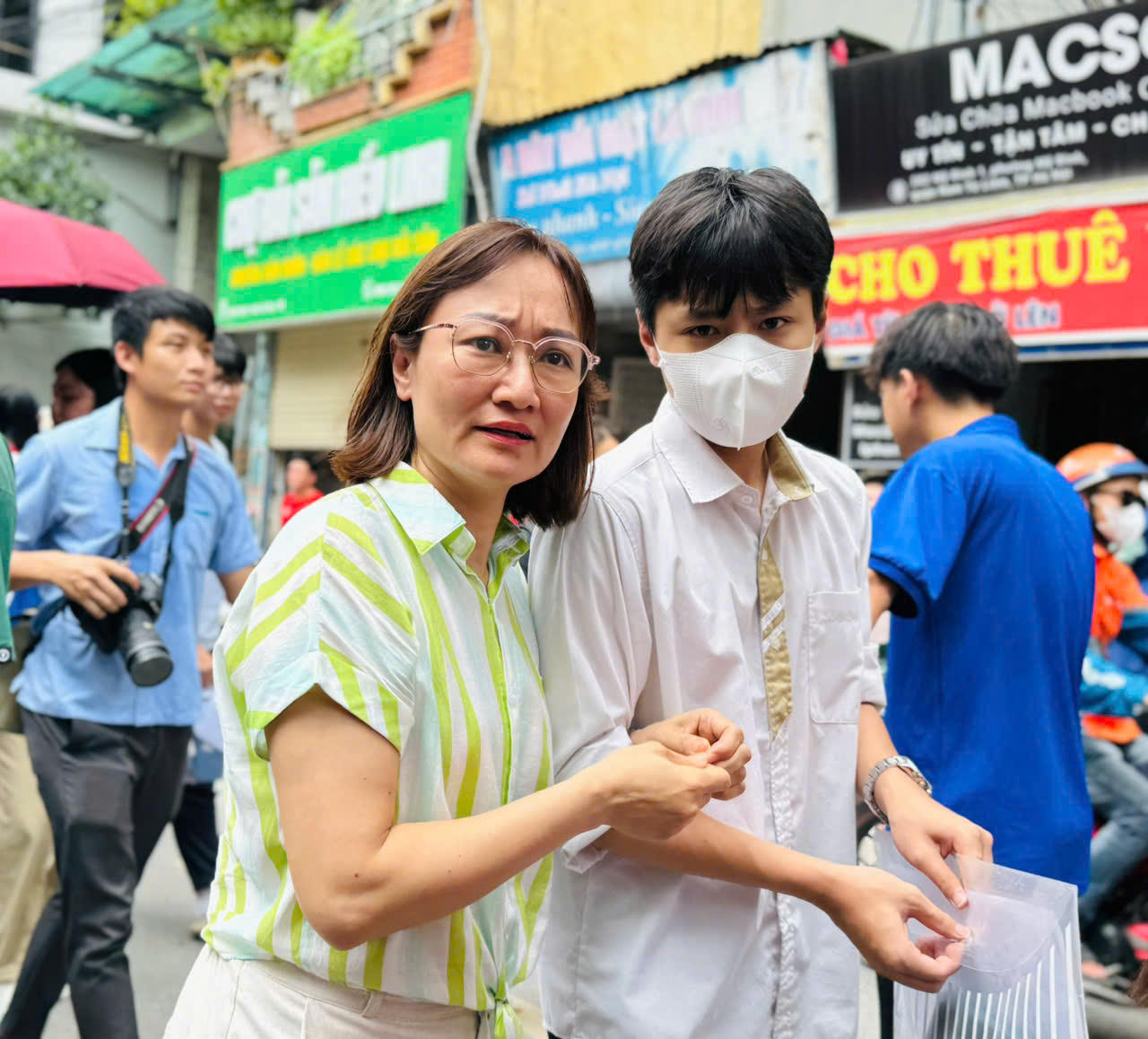 Kết thúc 'cuộc đua' tranh vé lớp 10 công lập Hà Nội, nhiều thí sinh và phụ huynh 'thở phào'