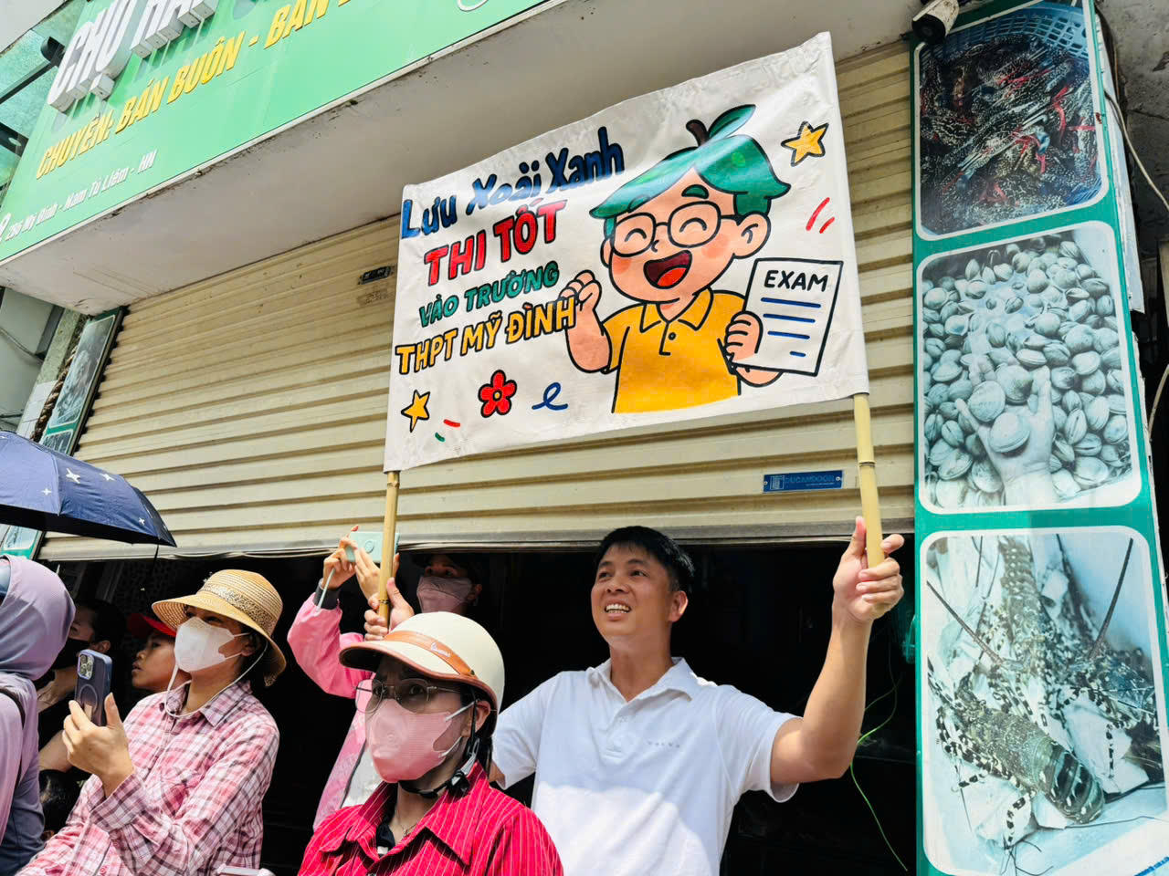 Kết thúc 'cuộc đua' tranh vé lớp 10 công lập Hà Nội, nhiều thí sinh và phụ huynh 'thở phào'