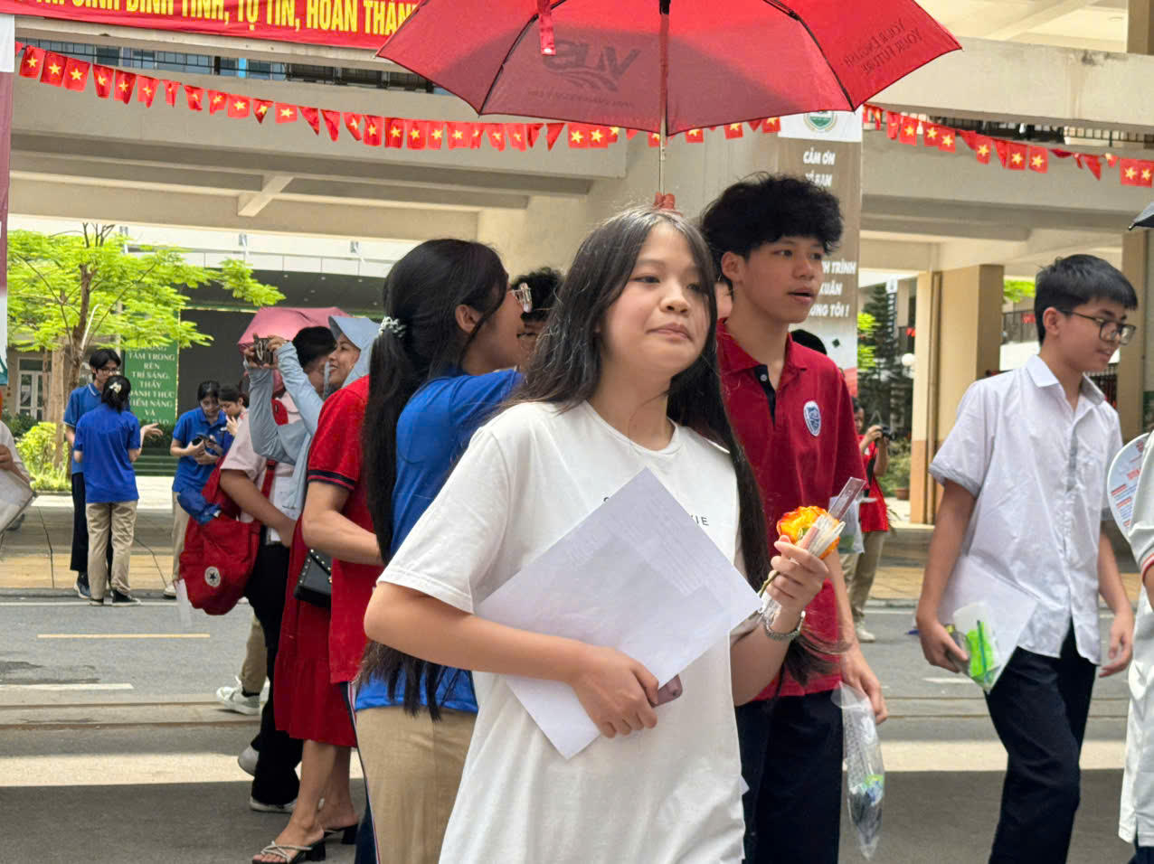 Kết thúc 'cuộc đua' tranh vé lớp 10 công lập Hà Nội, nhiều thí sinh và phụ huynh 'thở phào'