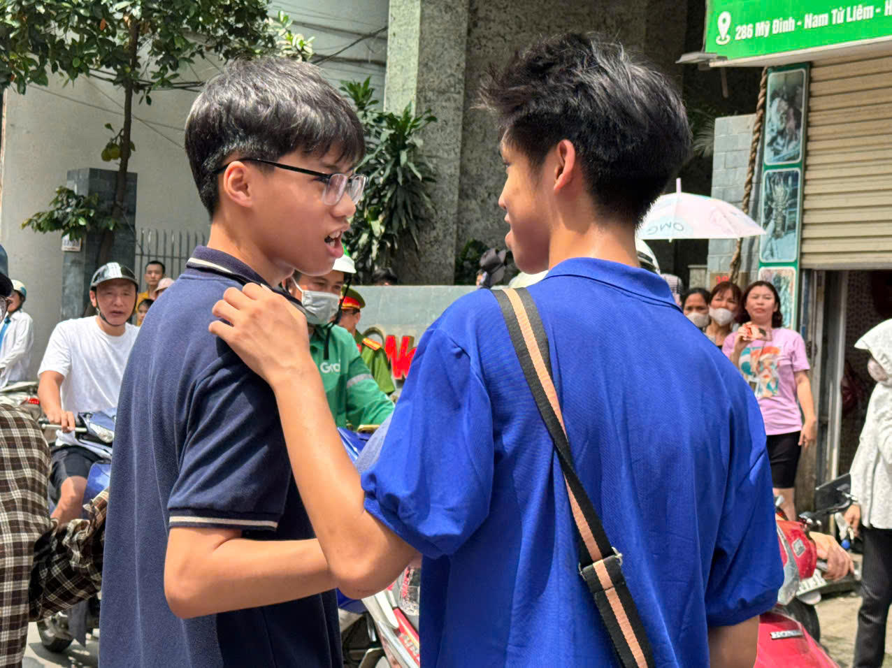 Kết thúc 'cuộc đua' tranh vé lớp 10 công lập Hà Nội, nhiều thí sinh và phụ huynh 'thở phào'