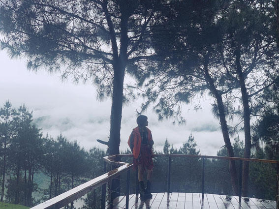 Dưới những hiên nhà thiếu bóng người cha