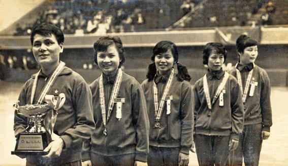 Người cha chơi bóng bàn trong ký ức của con gái 