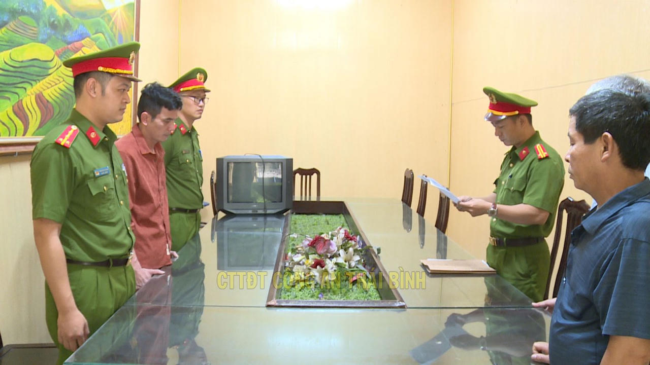 Khởi tố đối tượng bán khô gà, heo cháy tỏi không được cấp chứng nhận vệ sinh an toàn thực phẩm