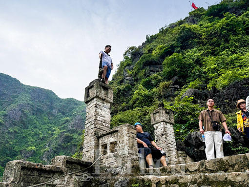 Chụp ảnh 'sống ảo' - Đừng tự biến mình thành nạn nhân