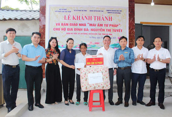 'Sứ mệnh đặc biệt' của báo chí