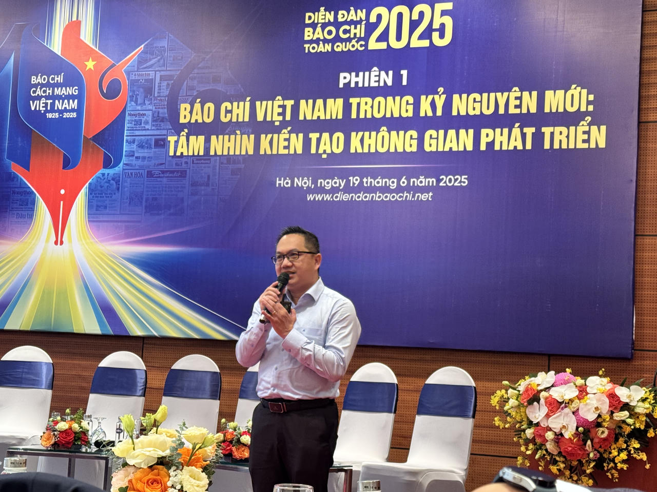 'Hơi thở thứ hai' của báo chí