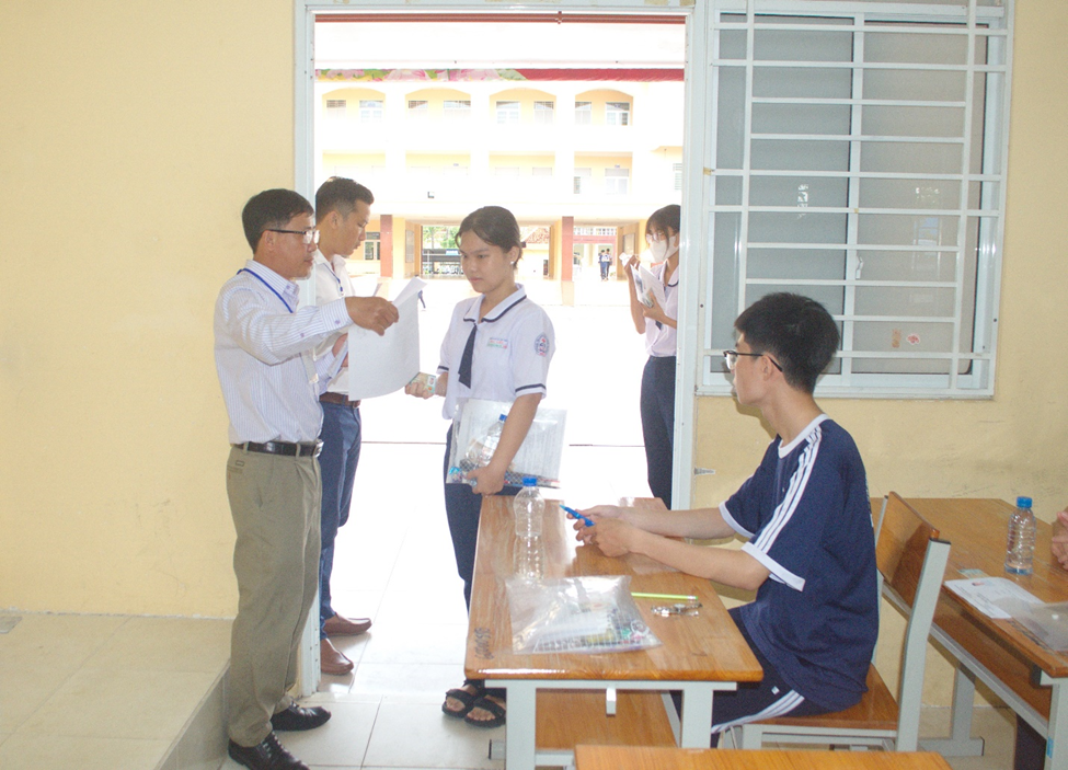 Toàn cảnh không khí kỳ thi tốt nghiệp THPT 2025 trên cả nước