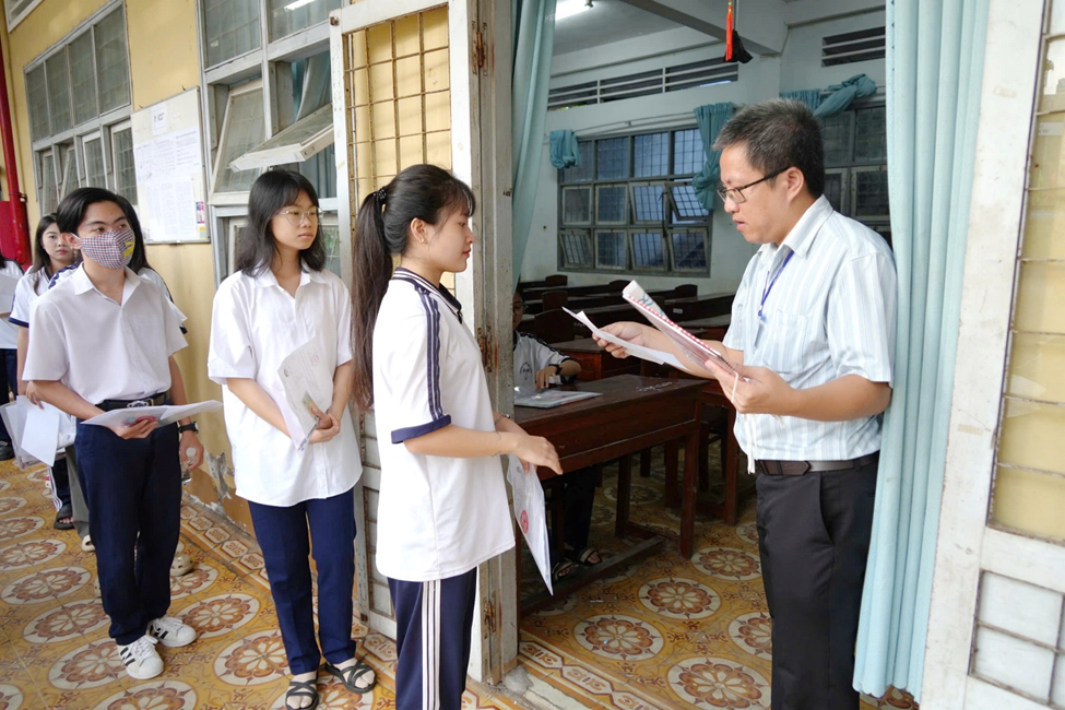 Toàn cảnh không khí kỳ thi tốt nghiệp THPT 2025 trên cả nước