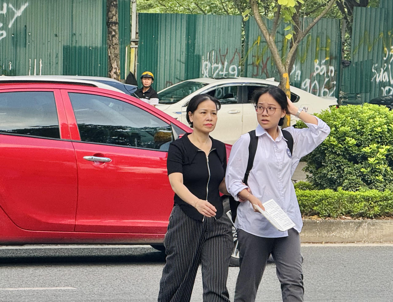 Thí sinh, phụ huynh Hà Nội thoải mái bước vào kỳ thi tốt nghiệp