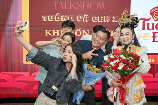 Thắp 'ngọn lửa' tuồng trong lòng giới trẻ