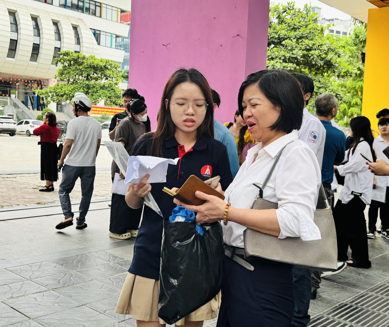 Ngày cuối cùng của kỳ thi tốt nghiệp, thí sinh 'than' đề Tiếng Anh khó