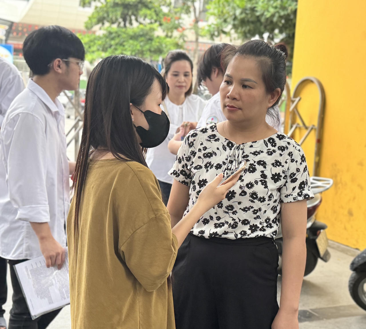 Ngày cuối cùng của kỳ thi tốt nghiệp, thí sinh 'than' đề Tiếng Anh khó