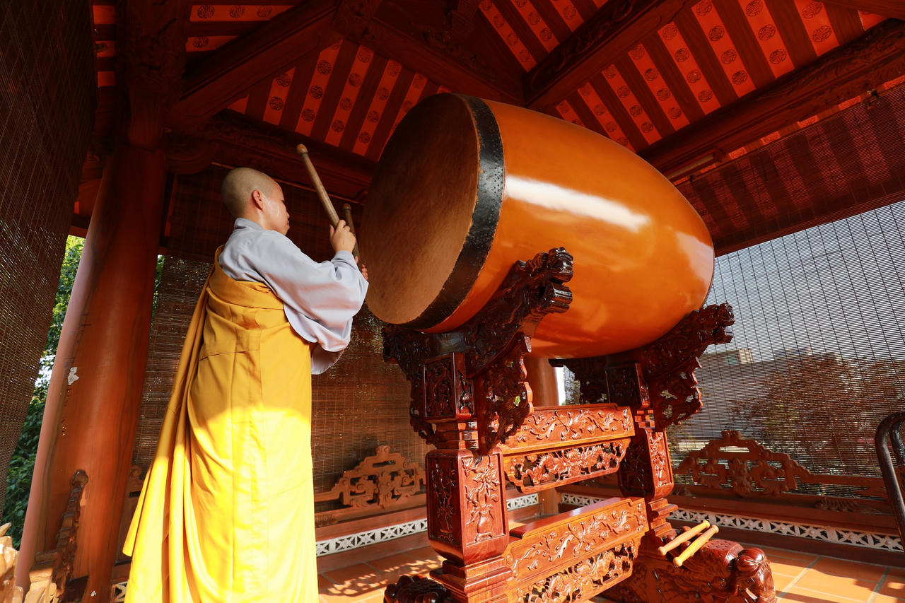 Hơn 18.000 ngôi chùa khắp cả nước đồng loạt ngân vang tiếng chuông cầu nguyện quốc thái dân an