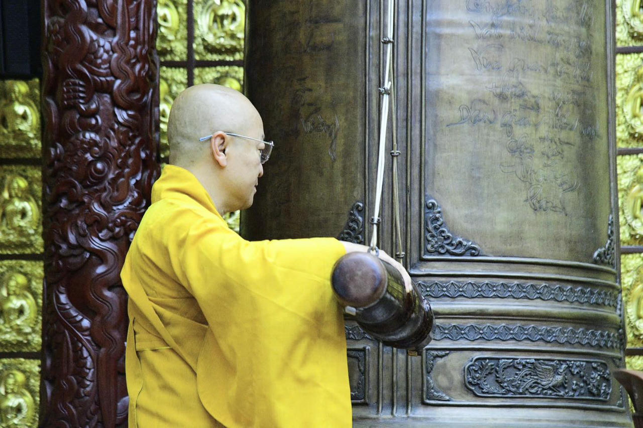 Hơn 18.000 ngôi chùa khắp cả nước đồng loạt ngân vang tiếng chuông cầu nguyện quốc thái dân an