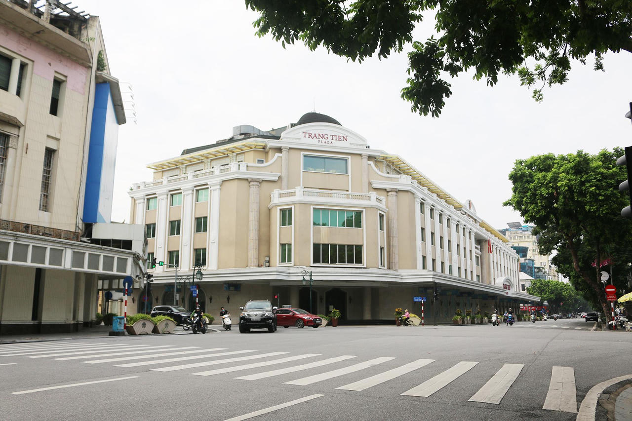 Xử phạt trường hợp "dắt chó đi dạo" trong ngày đầu Hà Nội thực hiện Chỉ thị 16