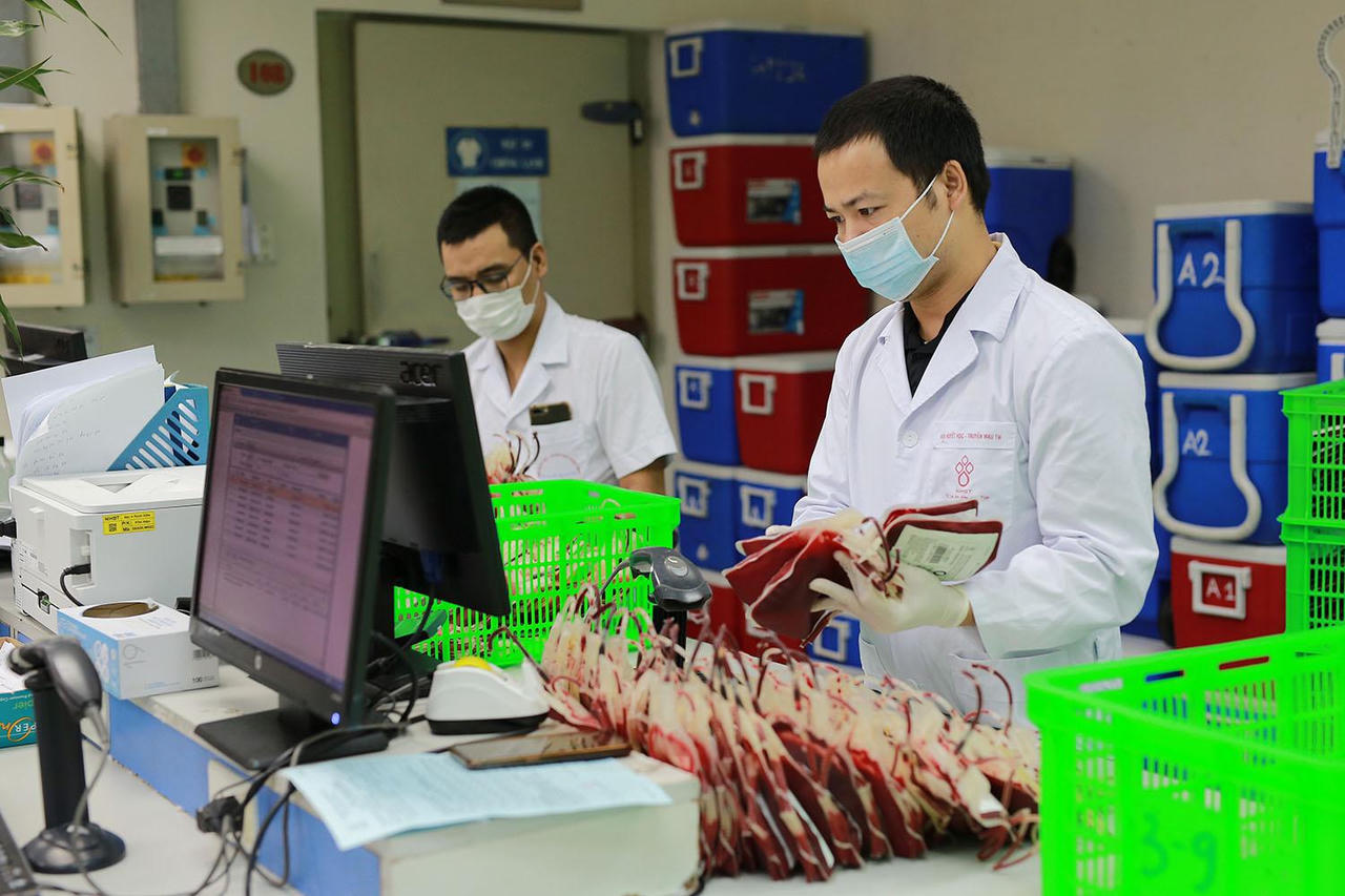 Chuyển gần 3.000 đơn vị máu đi khắp cả nước trong một ngày