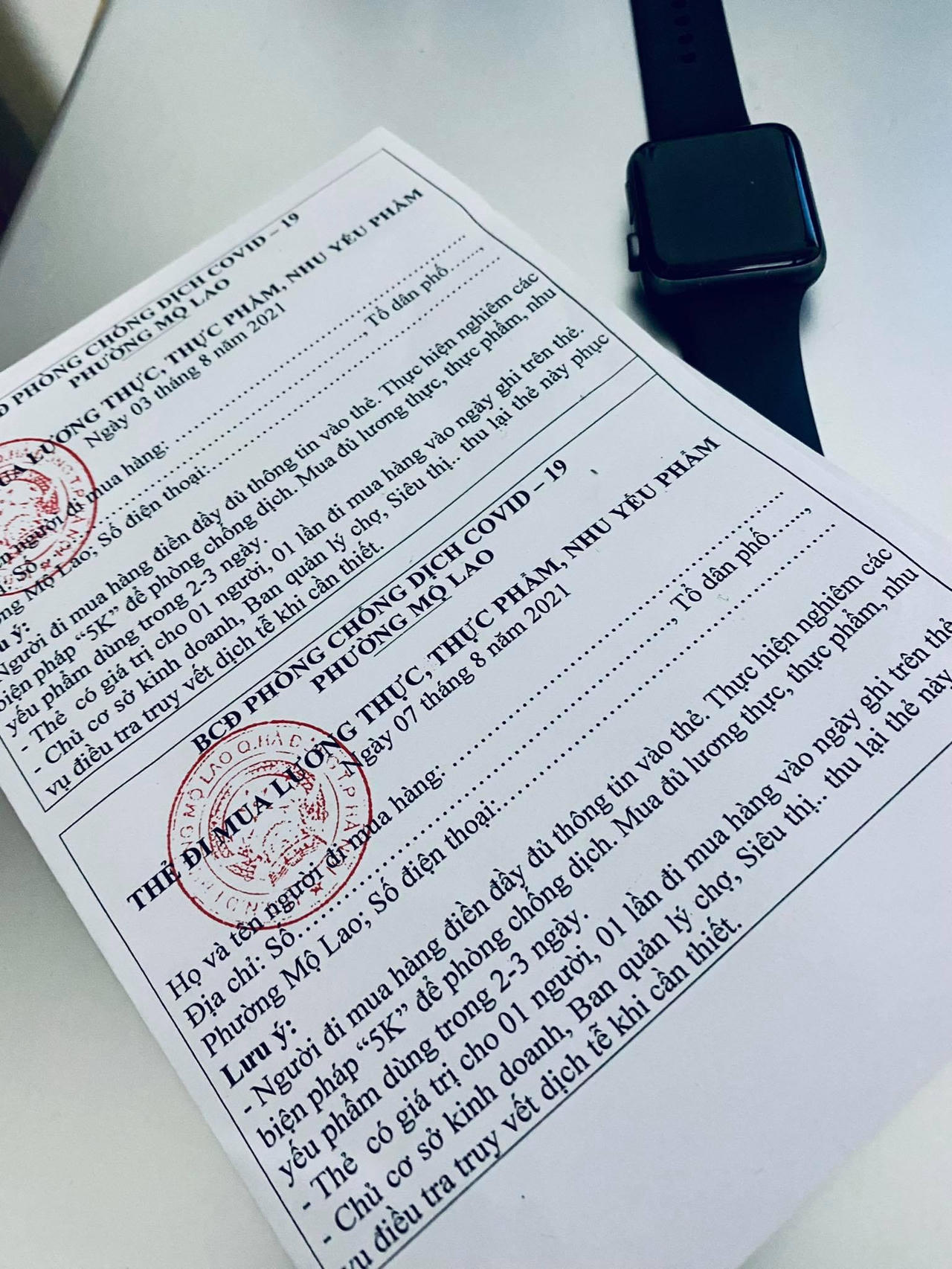 Cầm ‘phiếu’ đi chợ, người nôn nao nhớ kỷ niệm, người lạ lẫm trải nghiệm