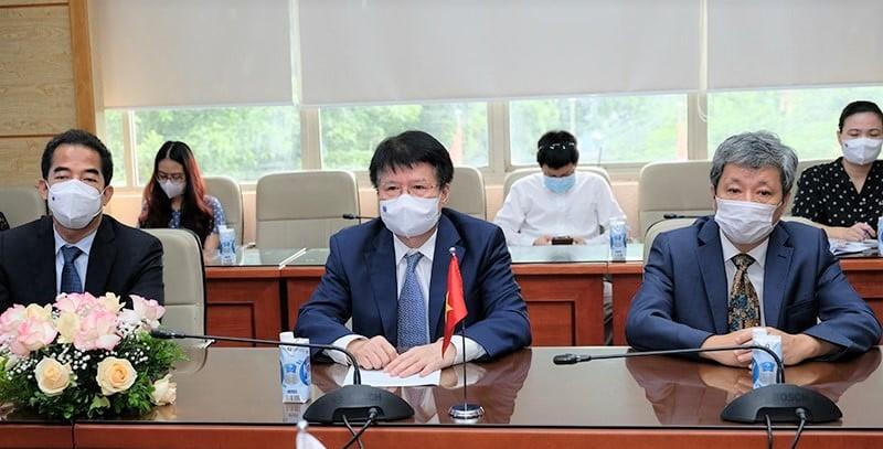 Bộ Y tế tiếp nhận hơn 500.000 liều vaccine COVID-19 của Chính phủ Ba Lan viện trợ