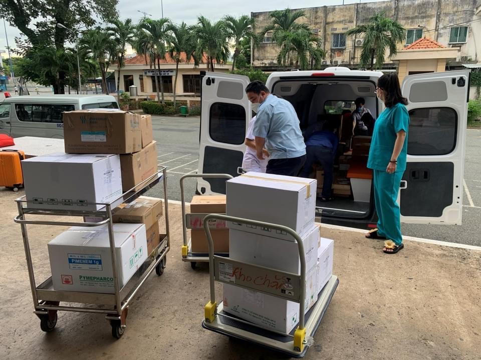 Bệnh viện Bệnh Nhiệt đới (TP HCM) 'chia lửa' cùng Sóc Trăng chống dịch