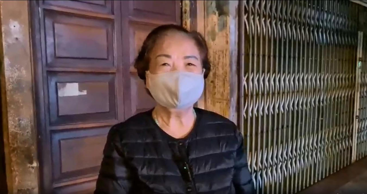 Người dân phấn khởi khi Hà Nội gỡ bỏ phong toả 'ổ dịch' tại Bệnh viện Việt Đức