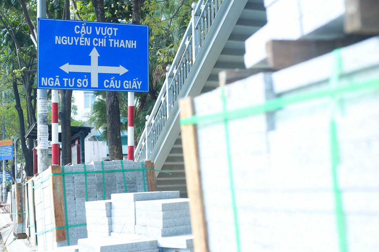 Vỉa hè Hà Nội bao giờ mới chấm dứt cảnh đào lên lấp xuống? 