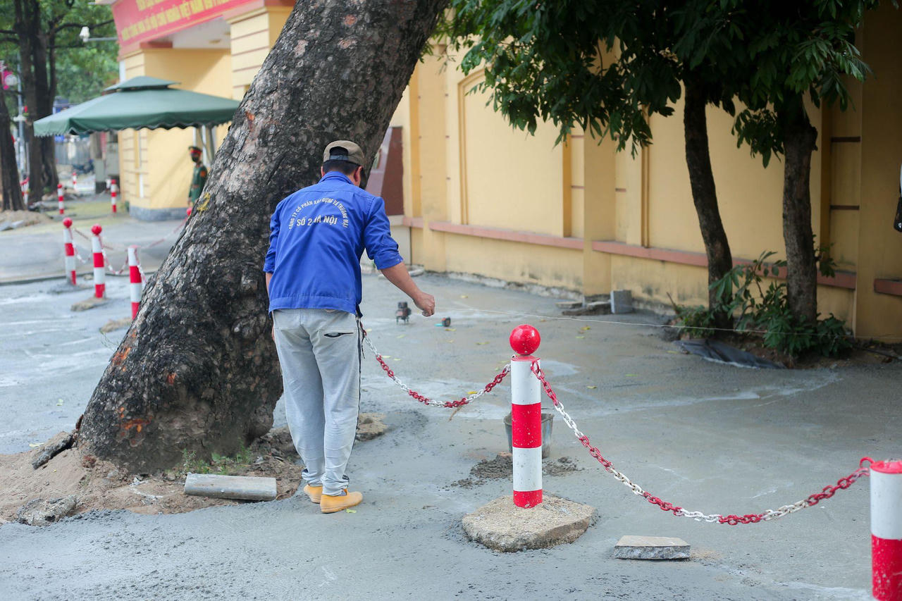 Vỉa hè Hà Nội bao giờ mới chấm dứt cảnh đào lên lấp xuống? 