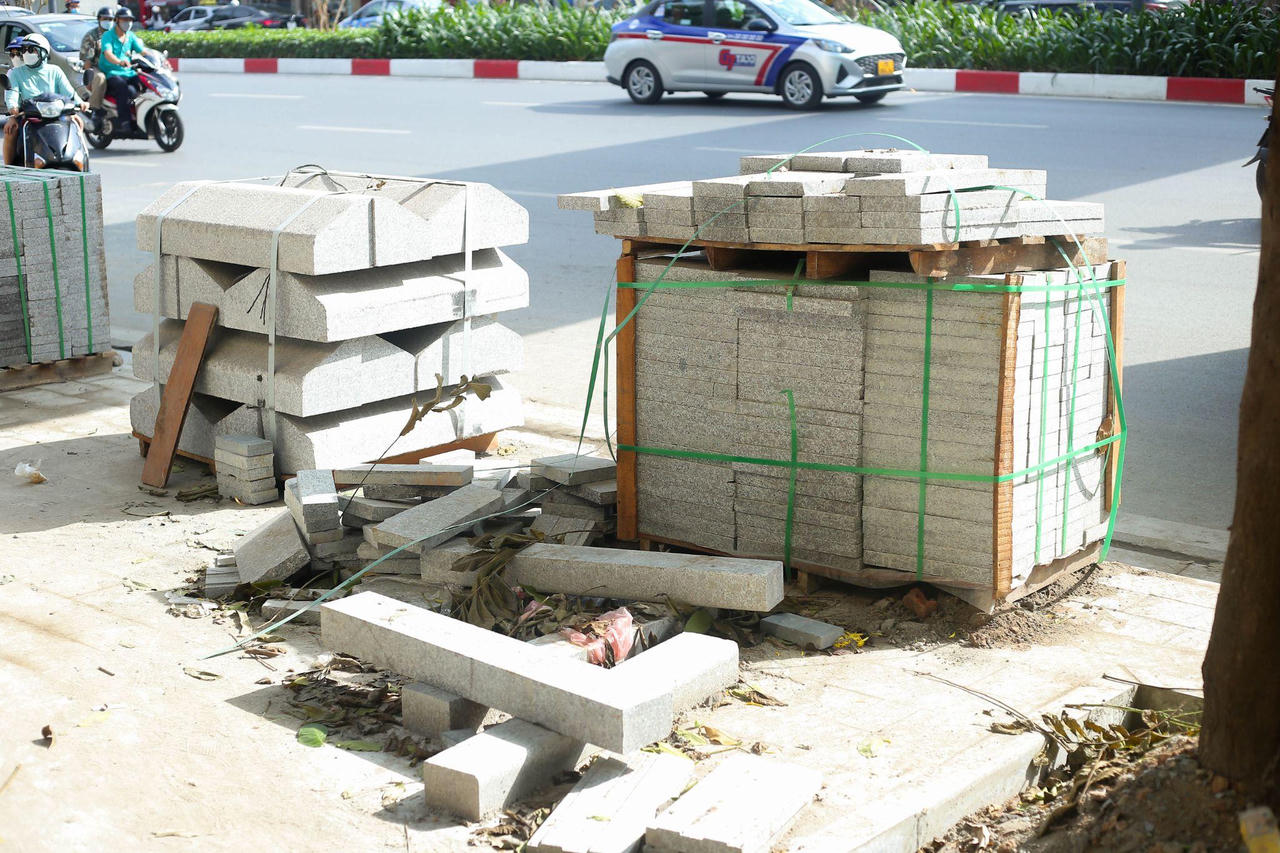 Vỉa hè Hà Nội bao giờ mới chấm dứt cảnh đào lên lấp xuống? 