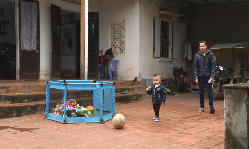 Nghẹn ngào hạnh phúc đón 'mầm sống mới' trong gia đình mang bệnh lý di truyền 