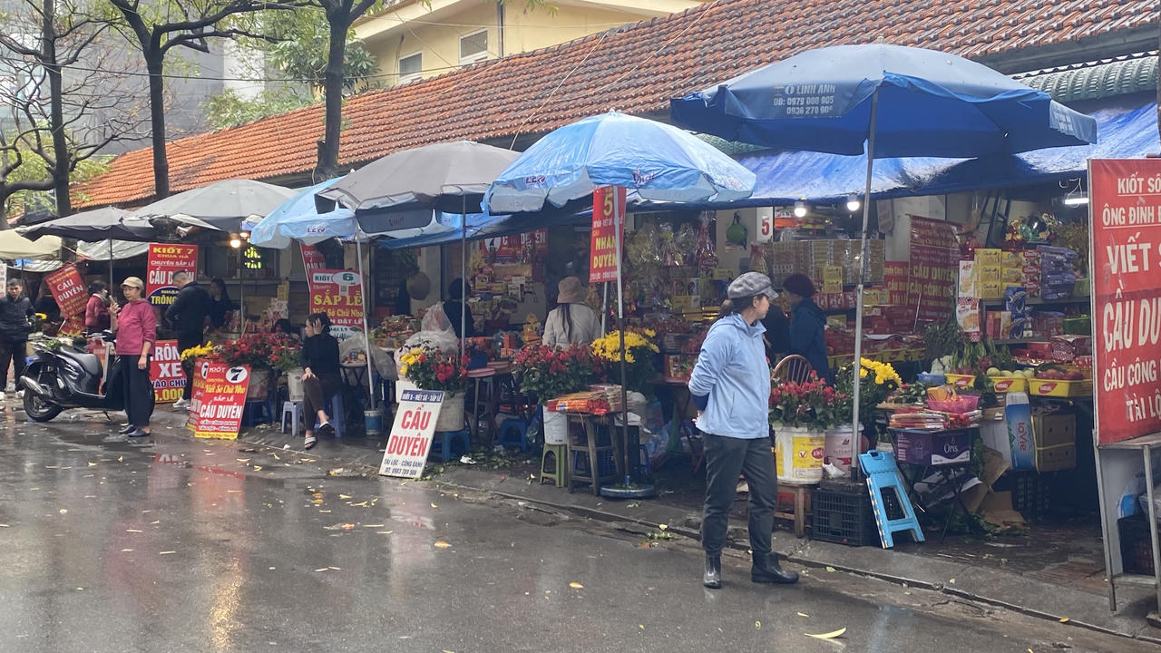 Rằm tháng Giêng nhiều bạn trẻ đi lễ chùa Hà cầu duyên