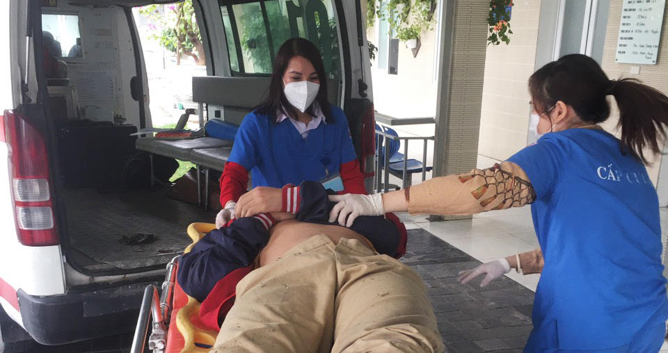 'Dở khóc dở cười' chuyện bác sĩ 115 Hà Nội cấp cứu người bệnh 