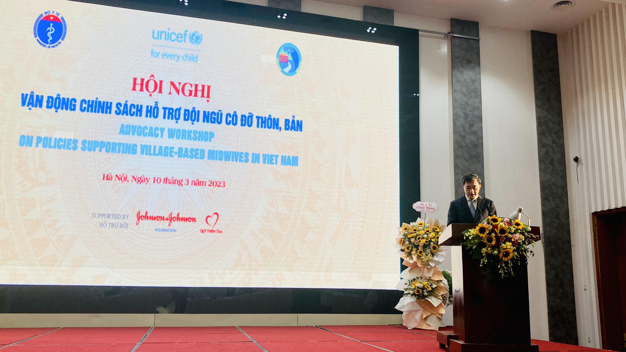 Đừng 'lãng quên' đội ngũ 'cô đỡ' thôn, bản