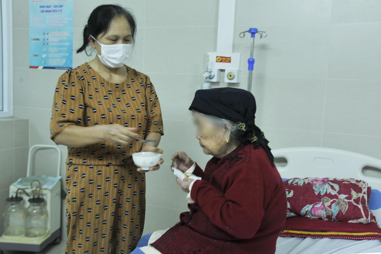 Hà Nội gia tăng bệnh nhân mắc COVID-19 phải thở oxy