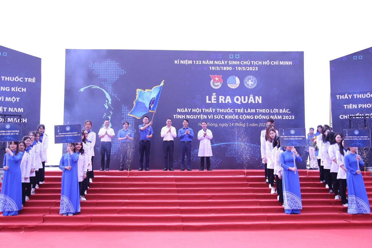 6.000 thầy thuốc trẻ tham gia tư vấn khám chữa bệnh miễn phí