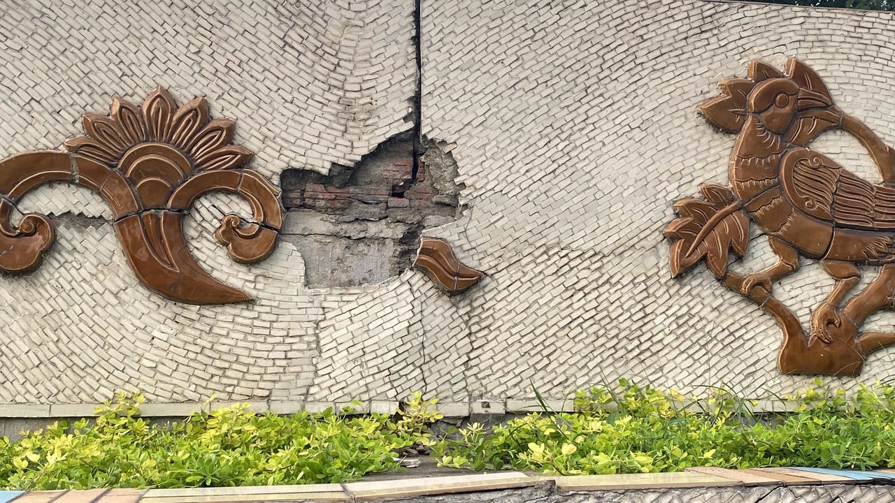  Hà Nội: Con đường gốm sứ xuống cấp nghiêm trọng