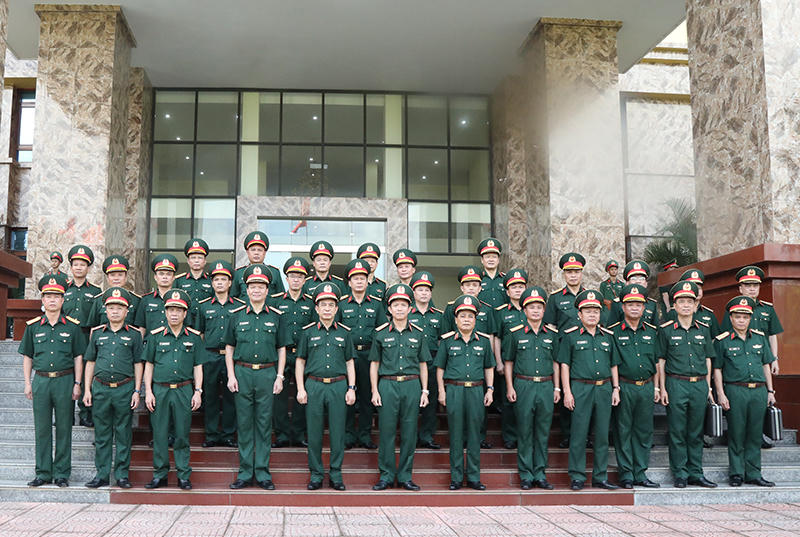 Đại tướng Phan Văn Giang làm việc tại Bộ Tư lệnh Quân đoàn 2 và một số đơn vị thuộc Quân chủng Phòng không - Không quân