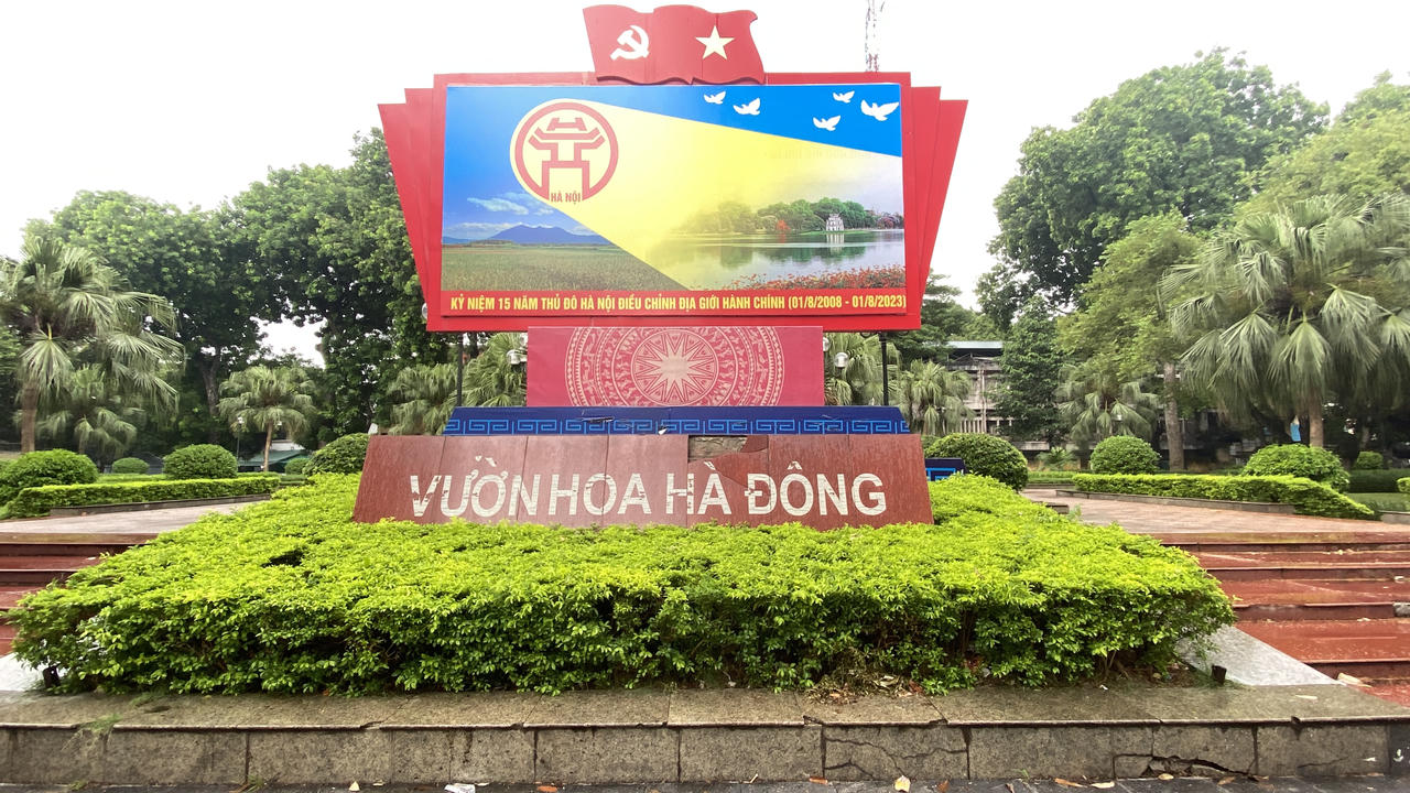 2 vườn hoa ở quận Hà Đông (Hà Nội) xuống cấp