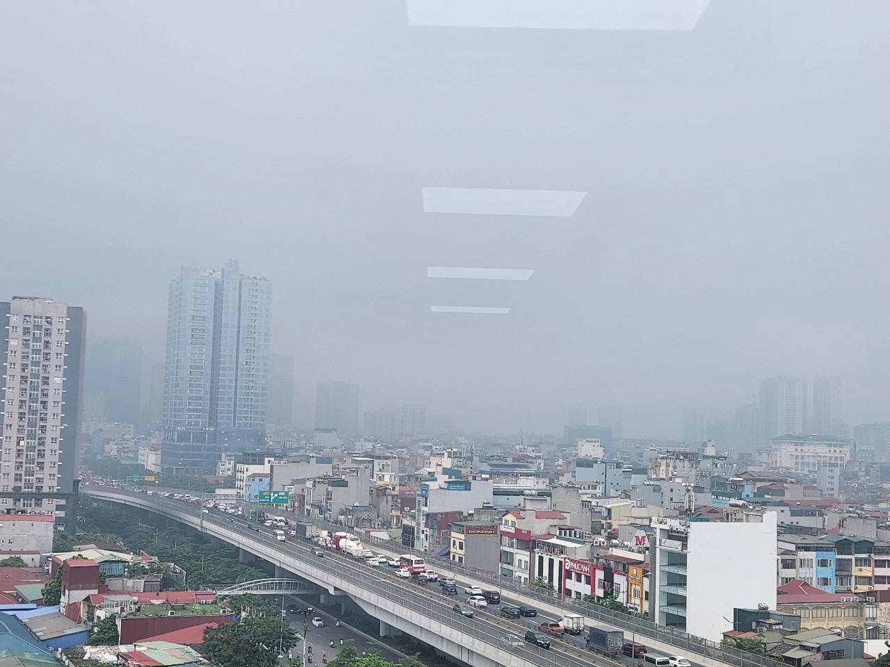 Vì sao sáng nay Hà Nội mờ mịt sương?