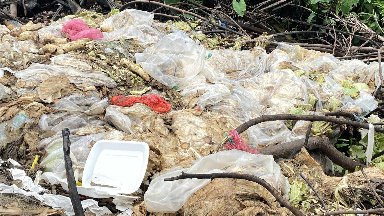 Loạt hố ga 'bẫy' người đi đường