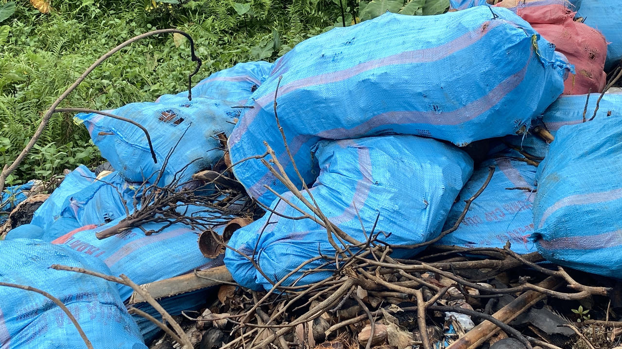 Loạt hố ga 'bẫy' người đi đường