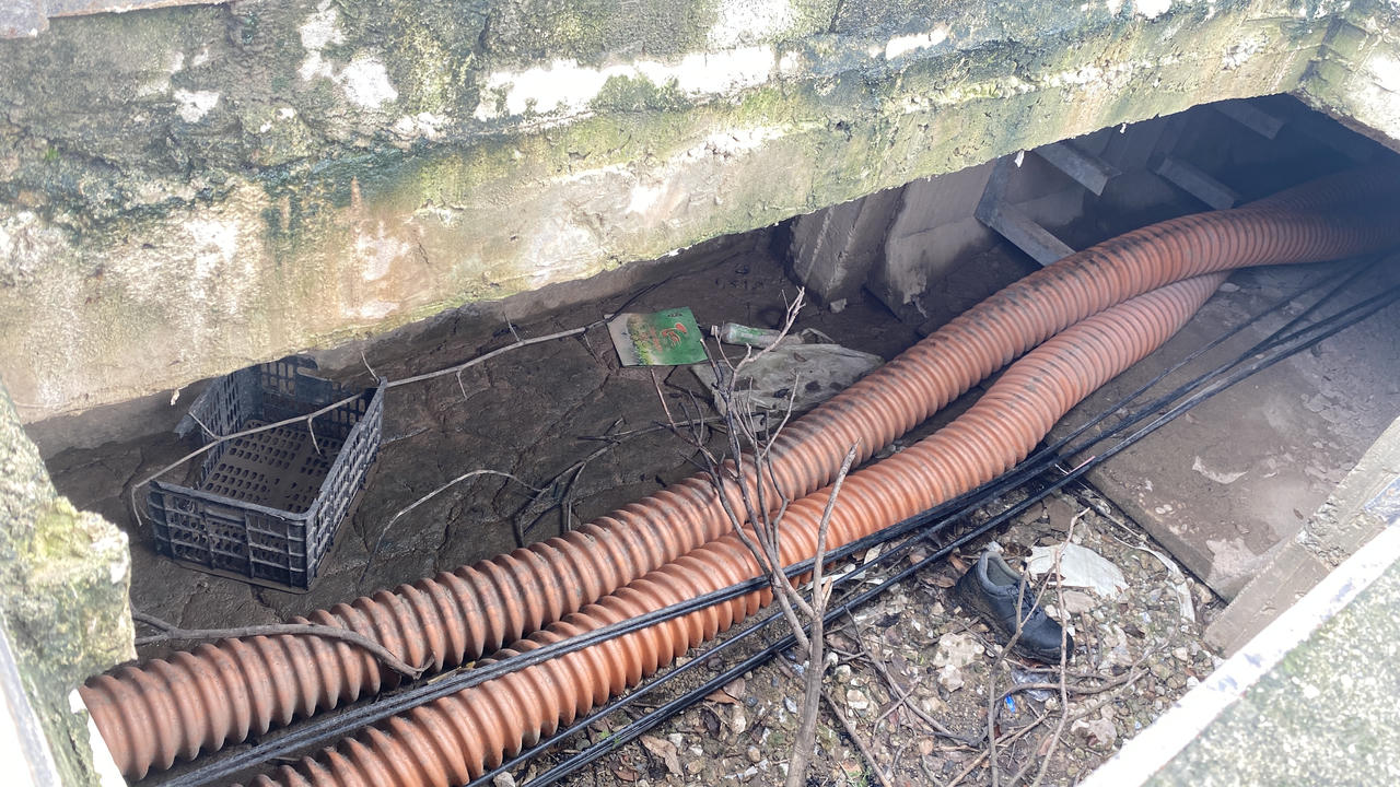 Loạt hố ga 'bẫy' người đi đường