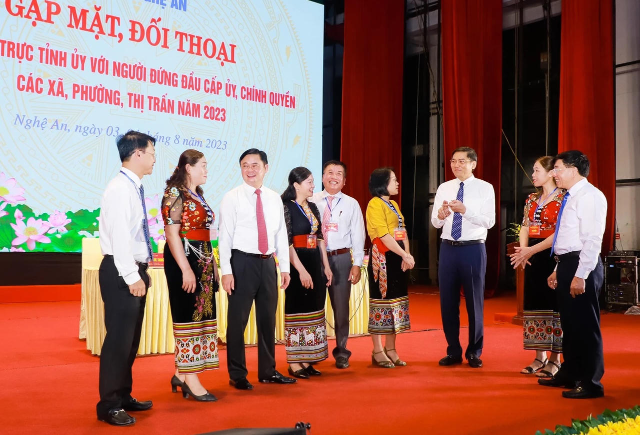 Nghiên cứu thí điểm điều động cán bộ sở, ngành về tăng cường cho xã, phường, thị trấn