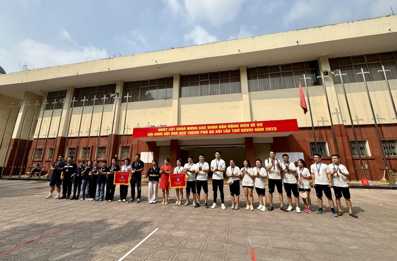Báo Pháp luật Việt Nam giành huy chương đồng môn kéo co và đi bộ tại Hội khỏe Hội Nhà báo